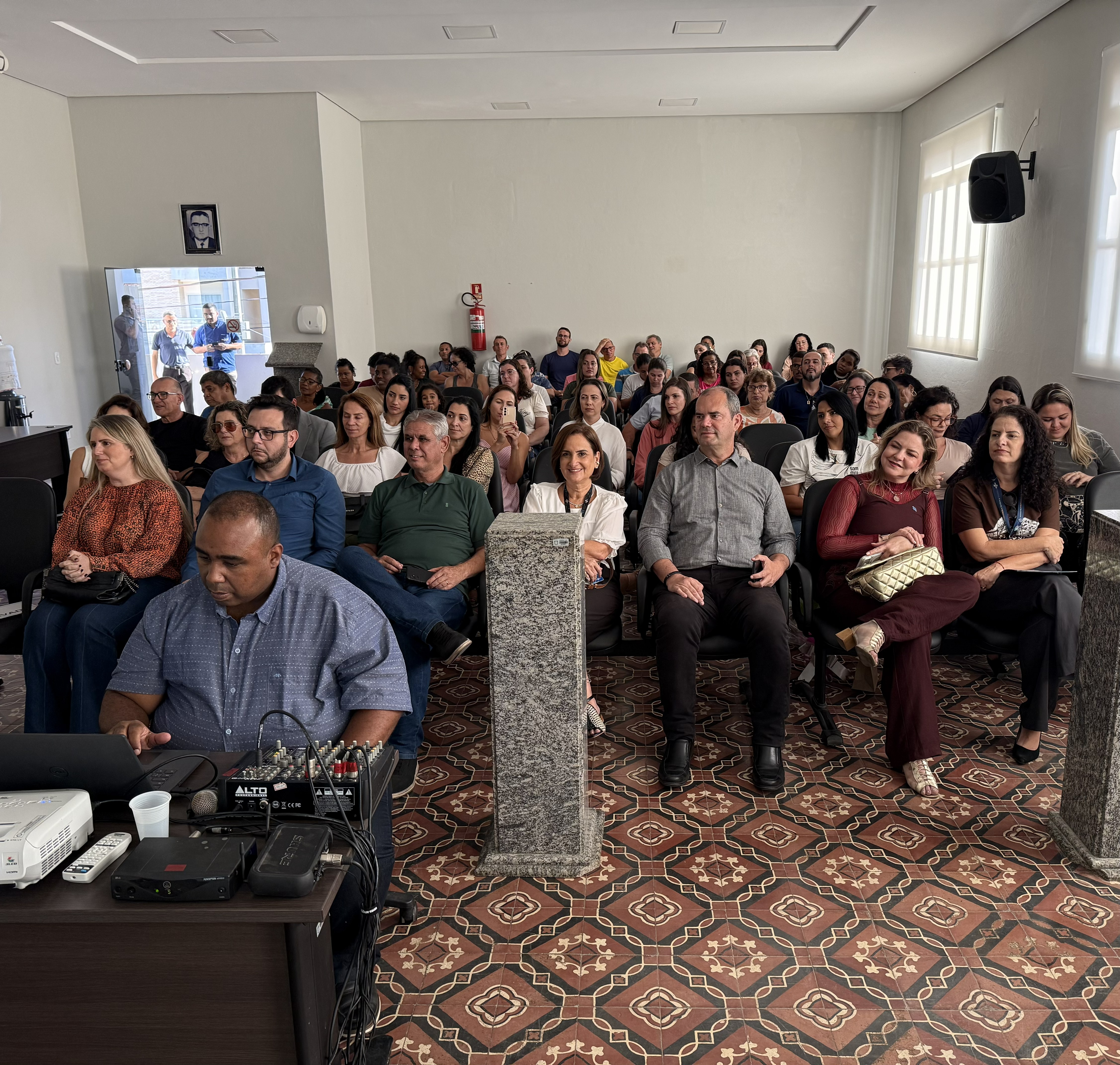 Ao longo dos anos, a Sala do Empreendedor e o NossoCrédito têm desempenhado um papel fundamental no fortalecimento dos pequenos negócios.